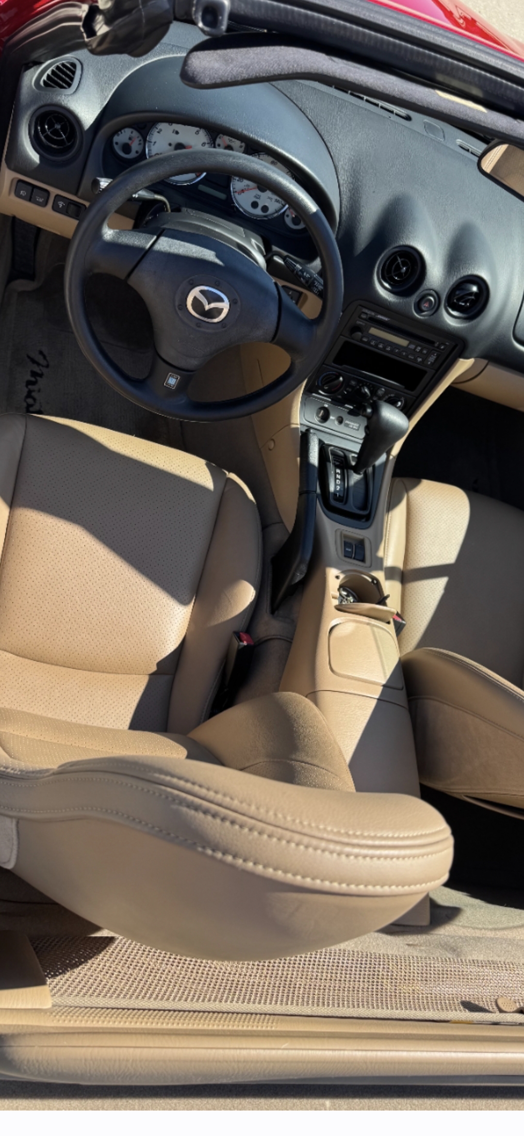Used 2001 MAZDA MX-5 Miata RWD image 9