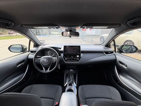 Used 2020 Toyota Corolla SE image 2