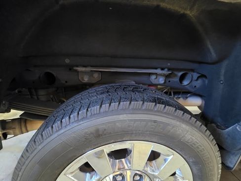 Used 2017 GMC Sierra 2500 Denali w/ Duramax Plus Package image 20