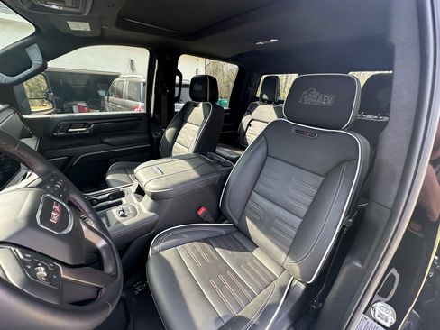 Used 2025 GMC Sierra 2500 AT4X w/ AT4X AEV Edition image 11