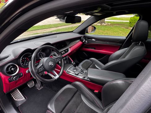 Used 2018 Alfa Romeo Stelvio Quadrifoglio w/ Driver Assist Dynamic Package image 11