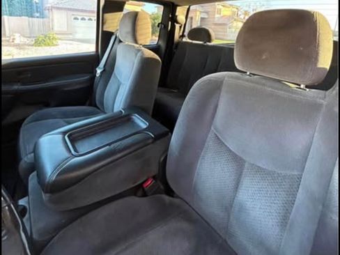 Used 2005 Chevrolet Silverado 2500 LS AWD/4WD image 13