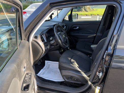 Used 2016 Jeep Renegade Latitude AWD/4WD image 11