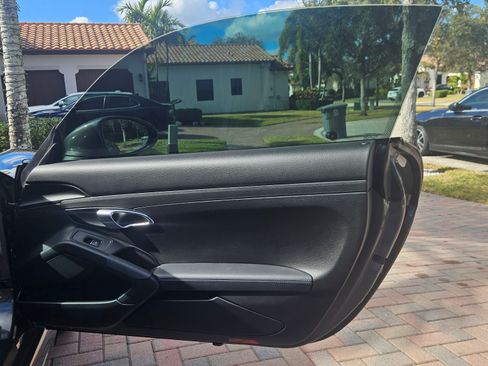 Used 2023 Porsche 718 Cayman S image 17