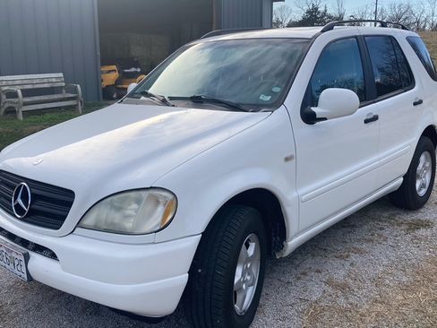 Used 2000 Mercedes-Benz ML 320 4MATIC image 4