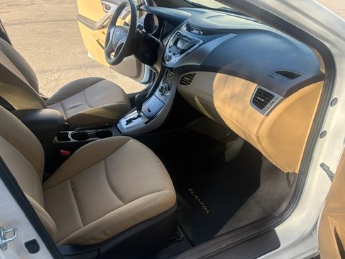 Used 2012 Hyundai Elantra GLS FWD image 6