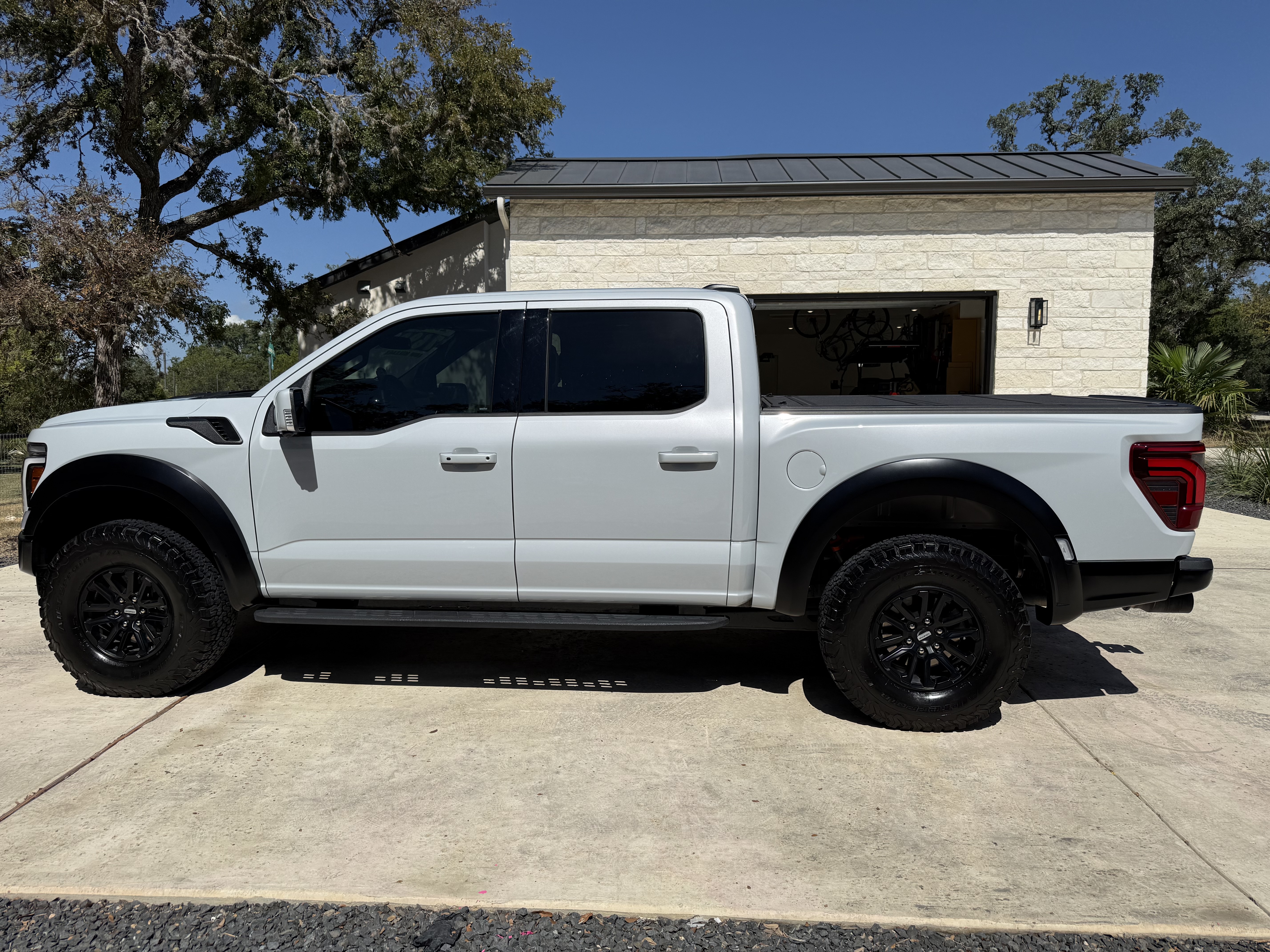 Used 2025 Ford F150 Raptor AWD/4WD image 10