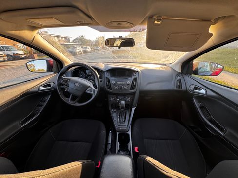 Used 2017 Ford Focus SE FWD image 10
