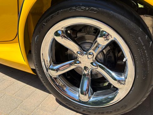 Used 2002 Chrysler Prowler RWD image 18