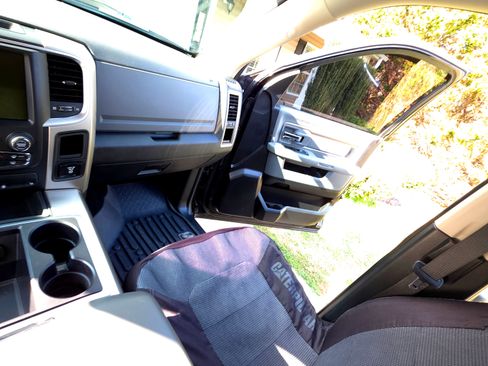 Used 2014 RAM 1500 Big Horn image 2