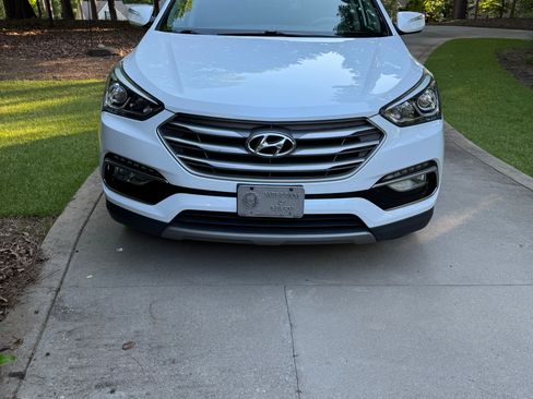 Used 2017 Hyundai Santa Fe Sport FWD image 1