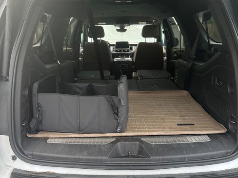 Used 2021 Chevrolet Suburban High Country image 5