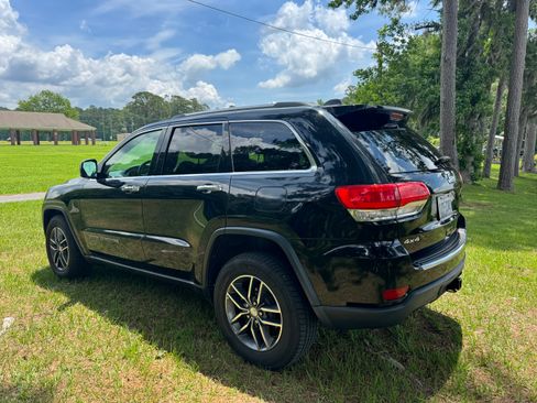 Used 2018 Jeep Grand Cherokee Limited w/ Luxury Group II AWD/4WD image 2