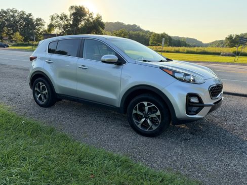 Used 2022 Kia Sportage LX AWD/4WD image 8