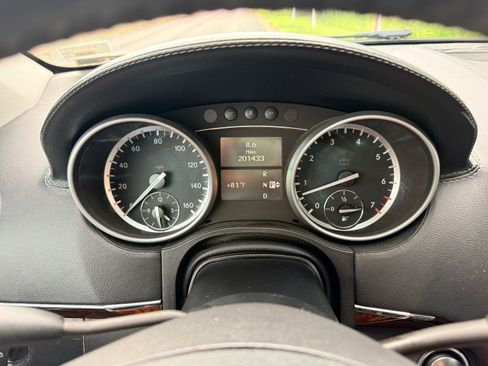 Used 2010 Mercedes-Benz GL 450 4MATIC image 8