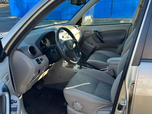 Used 2003 Toyota RAV4 2WD image 13