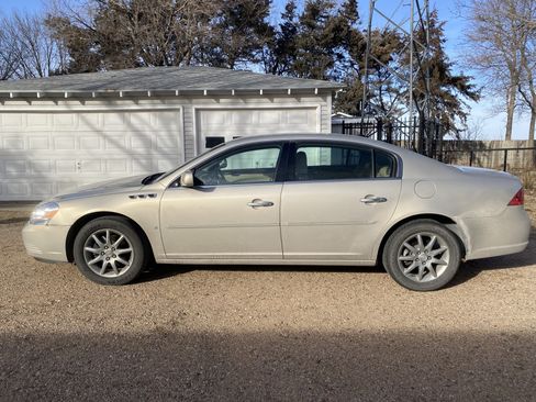 Used 2007 Buick Lucerne CXL w/ Luxury Package image 2