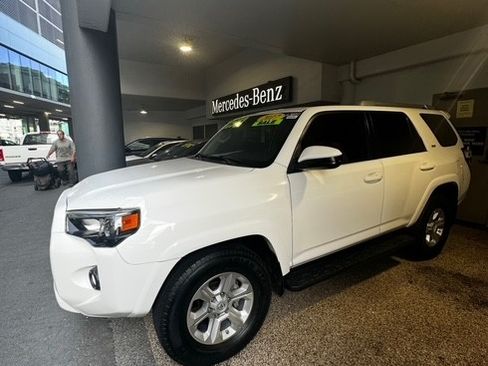 Used 2017 Toyota 4Runner SR5 image 1