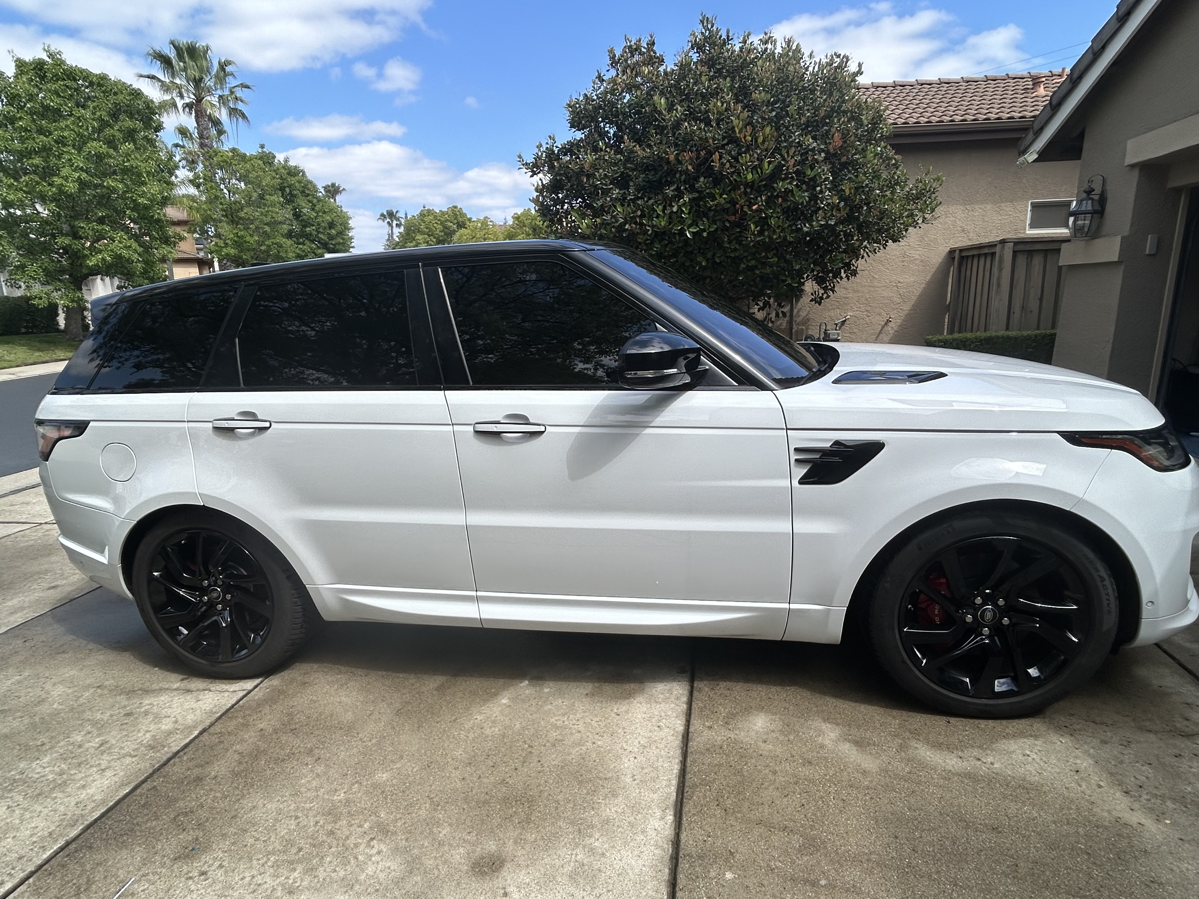Used 2018 Land Rover Range Rover Sport HSE Dynamic AWD/4WD image 16