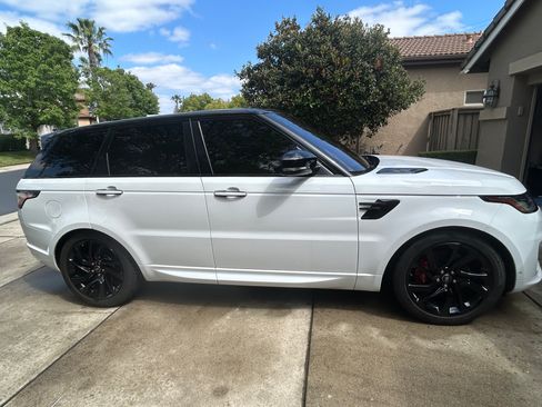 Used 2018 Land Rover Range Rover Sport HSE Dynamic AWD/4WD image 16