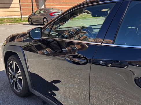 Used 2020 Lexus UX 250h w/ Premium Package image 11