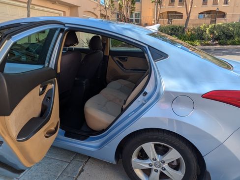 Used 2013 Hyundai Elantra GLS w/ Preferred Pkg image 5