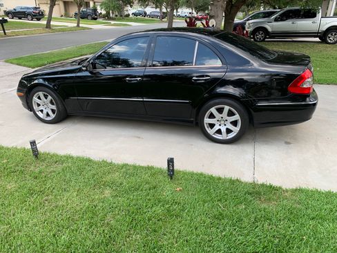 Used 2008 Mercedes-Benz E 350 Sedan image 4