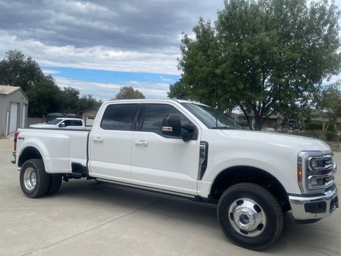 Used 2026 Ford F350 Lariat w/ Lariat Ultimate Package AWD/4WD image 4