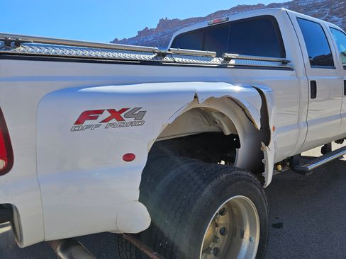 Used 2006 Ford F350 Lariat image 11