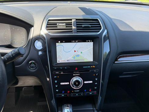 Used 2017 Ford Explorer Platinum image 15