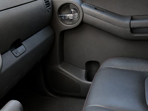 Used 2011 Nissan Xterra PRO-4X w/ Pro-4x Leather Pkg AWD/4WD image 9