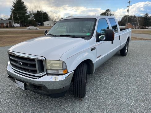 Used 2004 Ford F250 Lariat image 2