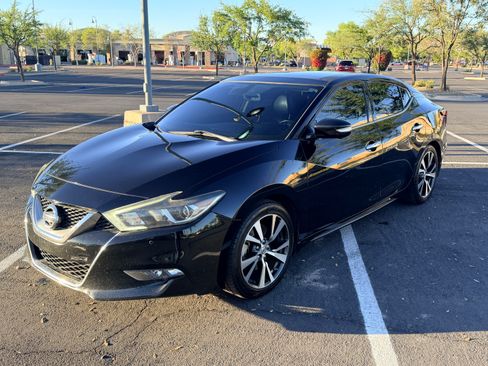 Used 2017 Nissan Maxima Platinum image 2
