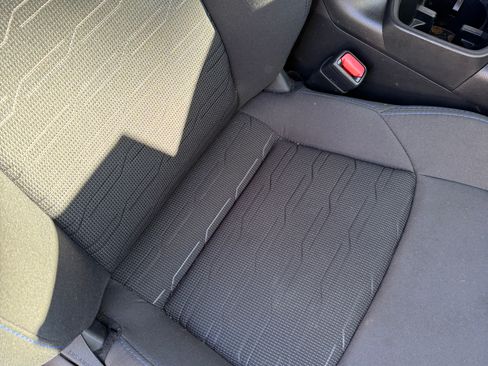 Used 2023 Toyota RAV4 SE image 21