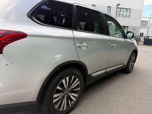 Used 2019 Mitsubishi Outlander SE FWD image 8