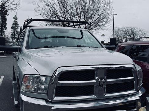 Used 2016 RAM 2500 Tradesman w/ Chrome Appearance Group image 4