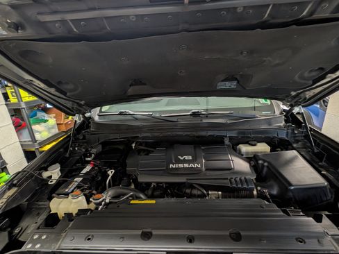 Used 2017 Nissan Titan SV RWD image 12