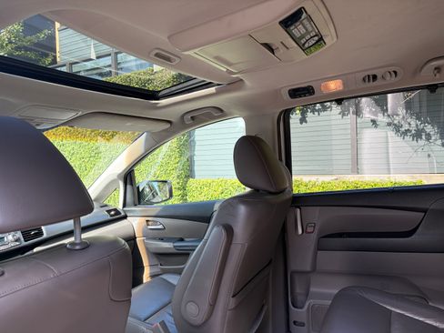 Used 2012 Honda Odyssey Touring image 15