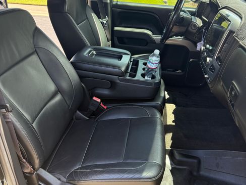 Used 2017 Chevrolet Silverado 1500 LTZ Z71 w/ Midnight Edition AWD/4WD image 23