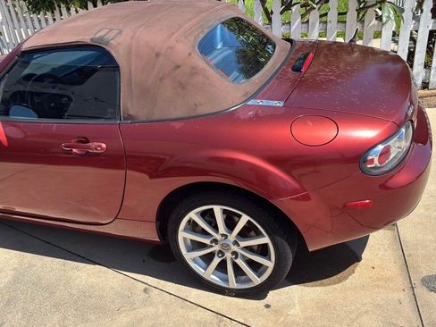 Used 2006 MAZDA MX-5 Miata Grand Touring w/ Premium Pkg RWD image 12