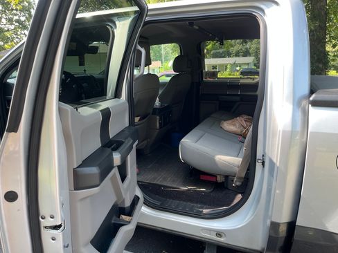 Used 2016 Ford F150 XLT w/ Equipment Group 302A Luxury AWD/4WD image 5