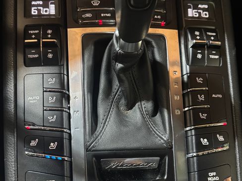 Used 2015 Porsche Macan S w/ Premium Package Plus AWD/4WD image 9
