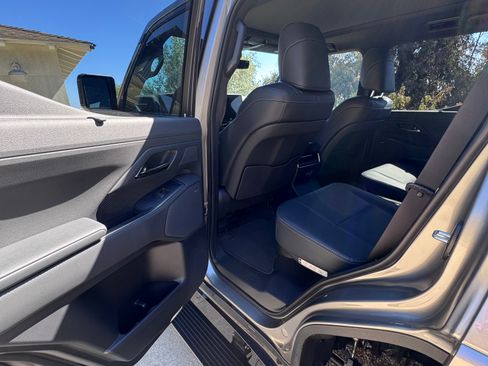Used 2025 Lexus GX 550 w/ Cold Area Package AWD/4WD image 10