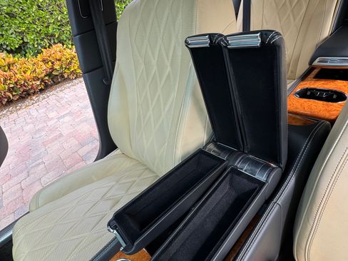 Used 2014 Bentley Flying Spur W12 image 34