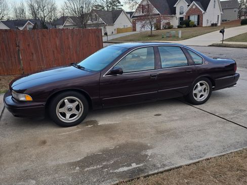 Used 1996 Chevrolet Impala SS RWD image 4