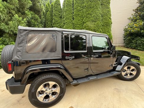Used 2016 Jeep Wrangler Unlimited Sahara w/ Connectivity Group image 2