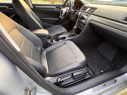 Used 2017 Volkswagen Passat 1.8T R-Line image 6