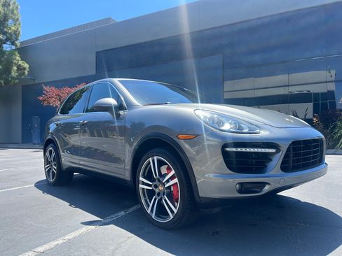 Used 2014 Porsche Cayenne AWD/4WD image 6