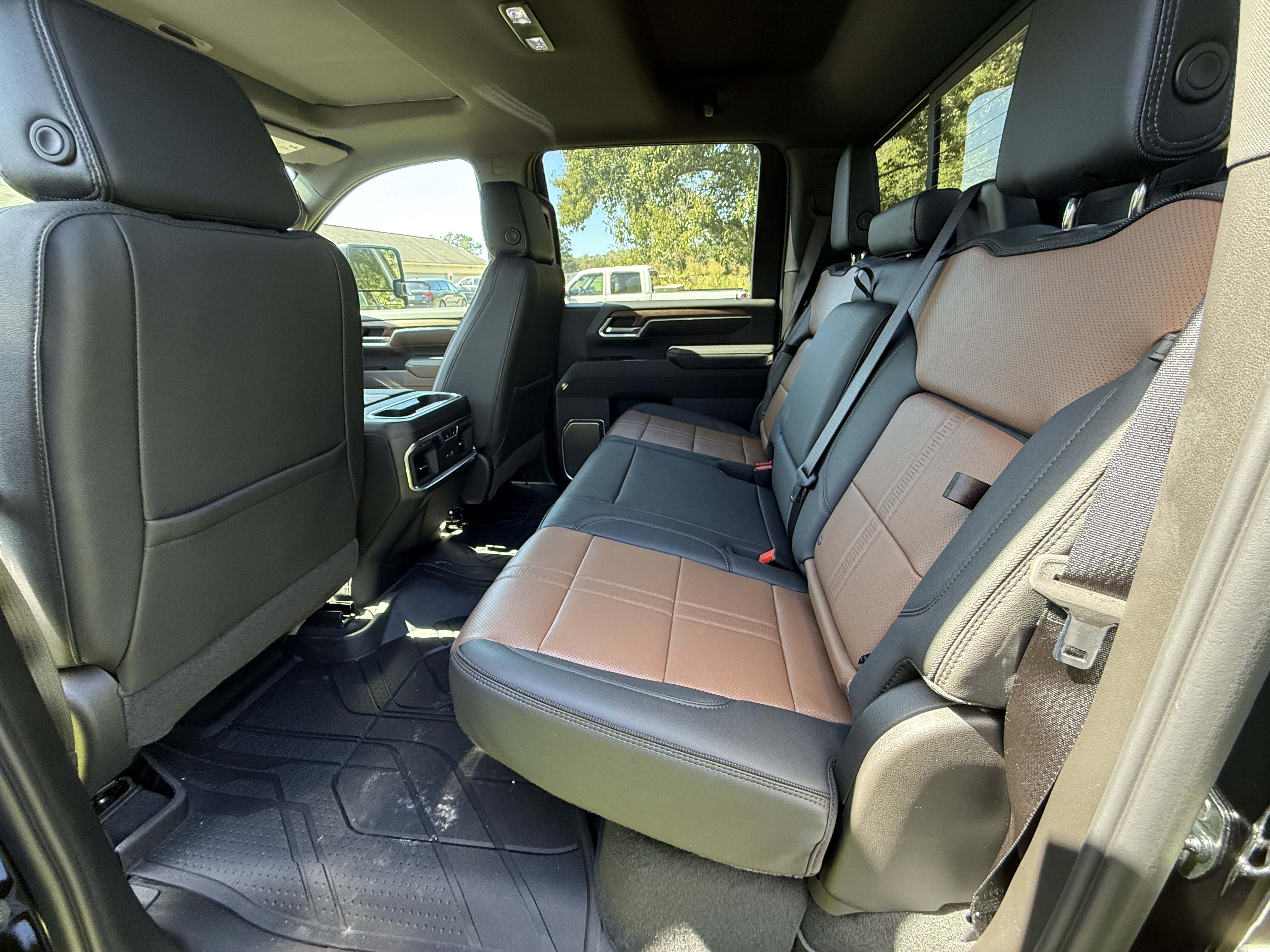 Used 2026 Chevrolet Silverado 3500 High Country w/ High Country Premium Package AWD/4WD image 12