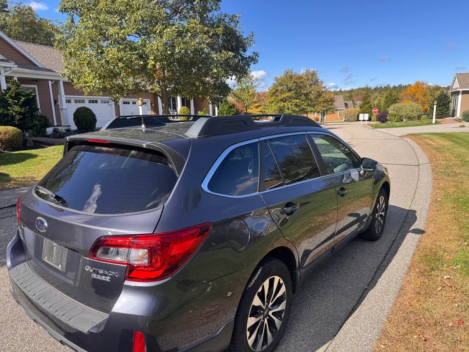 Used 2017 Subaru Outback 2.5i Limited AWD/4WD image 7